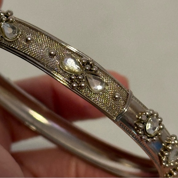 Vintage Rhinestone Mesh Bangle Bracelet Classic Style Silver Tone - Picture 6 of 7